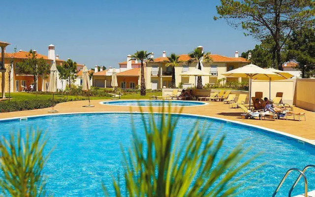 Praia Del Rey Residence