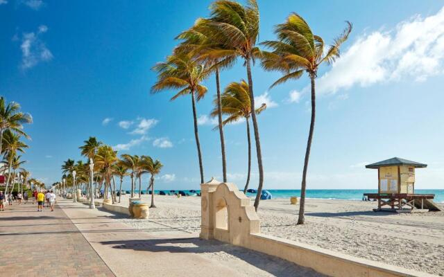 Costa Hollywood Beach Resort