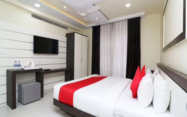 OYO 7054 Hotel Amabalika