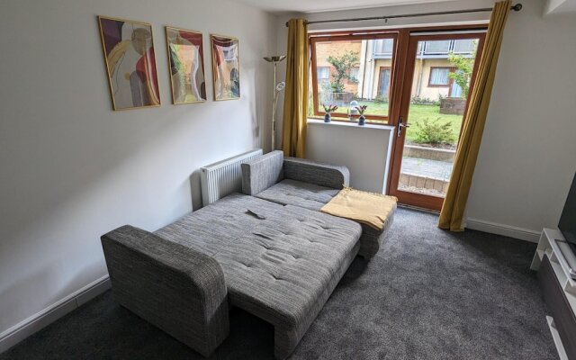 Greenhithe Flat-kent- 20 Mins to London-petsok