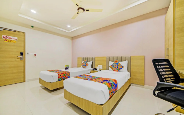 OYO 14745 Veeraj Suites