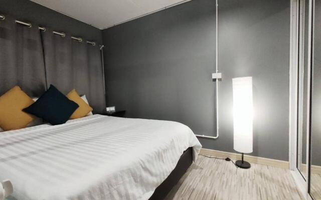 Bangkok Impact Popular Comdominium