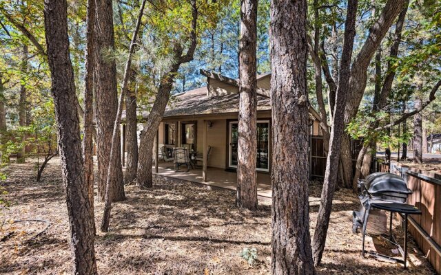 Spacious Pinetop Cabin w/ Deck - 7 Mi to Show Low!