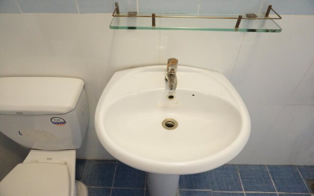 Leiden Homestay & Cafe