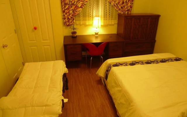 Vancouver Garden Family Suite