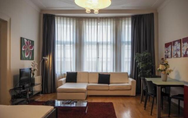 Zatecka 4 Old Town Apartment