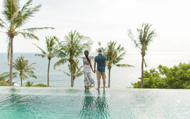 Malimbu Cliff Villa