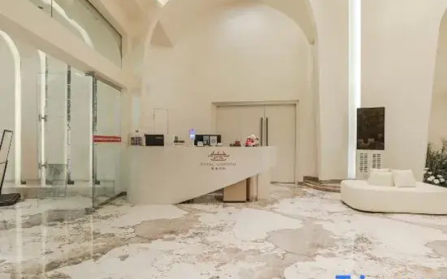 Royal Membership Holidays Hotel