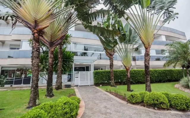 Excelente Cobertura Jurerê com Jacuzzi