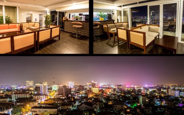 Gold Hotel