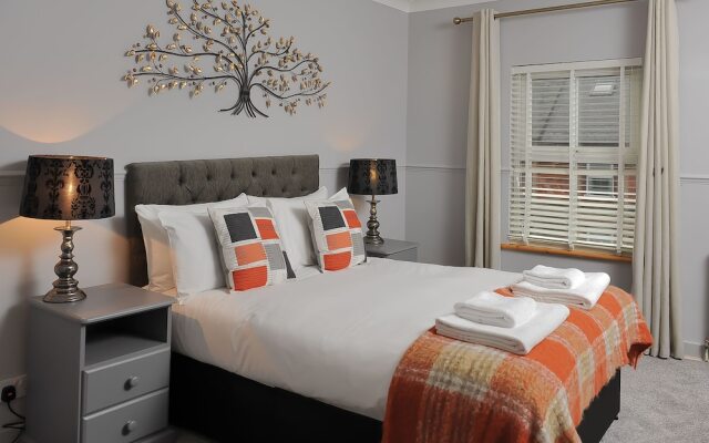 Select Serviced Accommodation - Canal Walk
