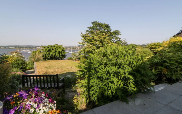 Riverview @ 1 Brunel View