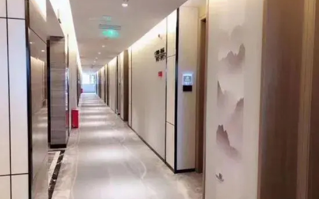 METEORLAND Hotel (Chengdu Universiade Sports Center)