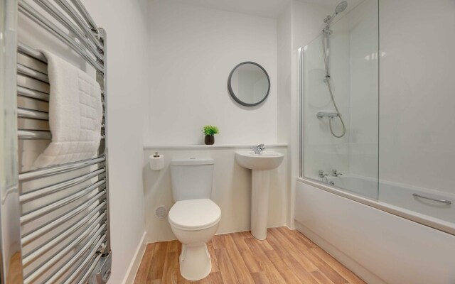 Charltons Bonds Apartments 1B - By Week2Week