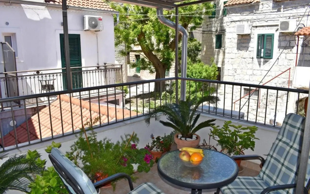Elim Apartment