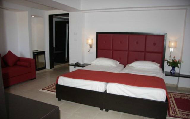 Hotel Marabout - Families and Couples Only
