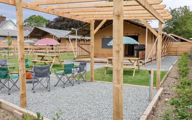 Tilly Bob Lodge