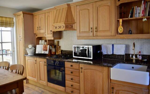 Elegant 2 Bedroom Dublin Coach House