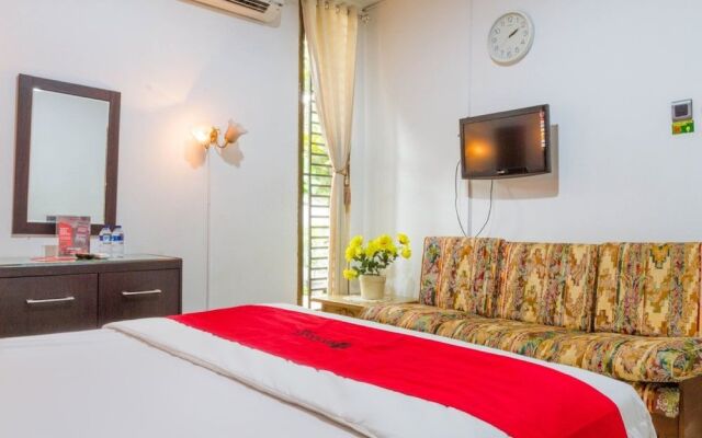 Reddoorz Near Riau Junction Mall