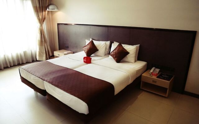 OYO 697 The Sirona Hotel