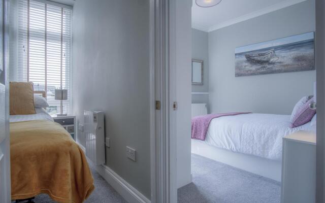 Flint House - 2 Bedroom Apartment - Tenby