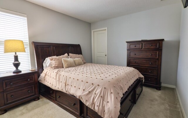 Cinthia s 4-bed Compass Bay Vacation Townhome