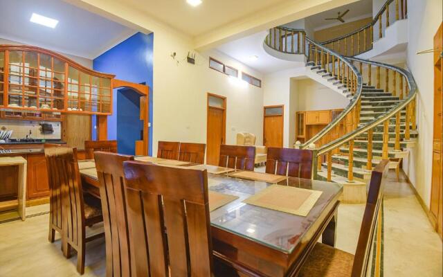 Fabexpress Ravikeerthis Service Apartment