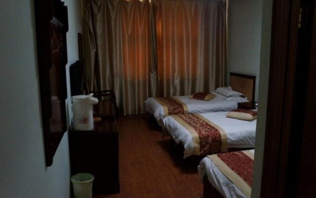 Golmud Fenghe Inn
