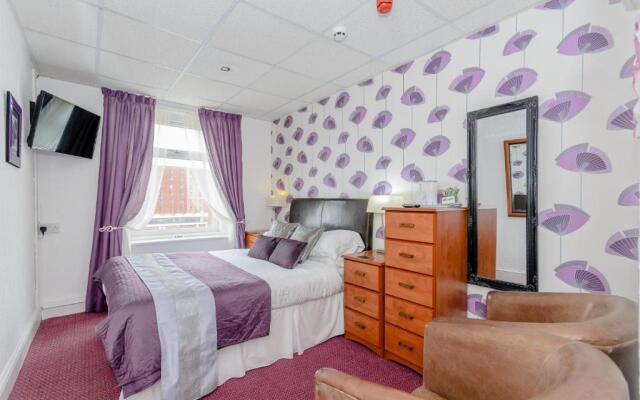 Benson Hotel - Small Families & Couples only