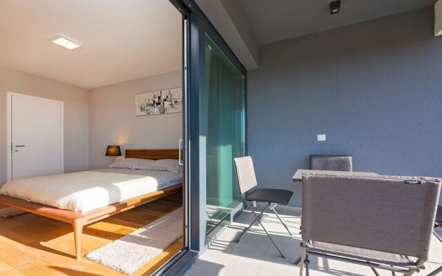 Luxurious Villa in Porec With Jacuzzi