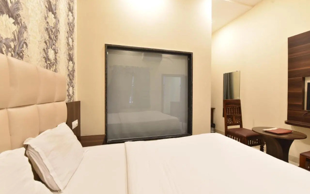 Monika Palace Hotel and Restaurant