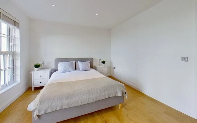 BookedUK - Cosy but spacious apartment