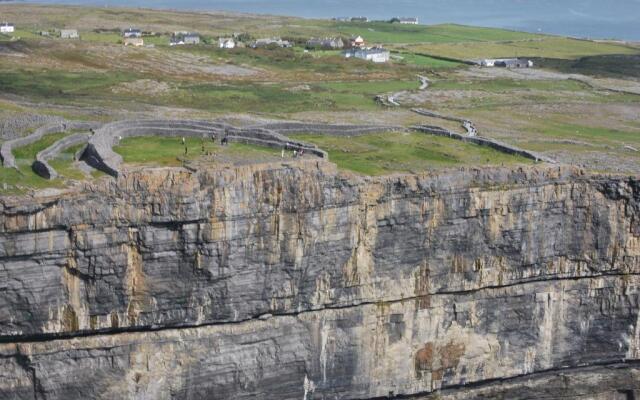 Aran Walkers Lodge