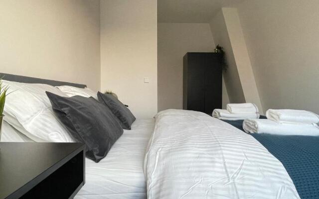 Great 3 Bedroom Serviced Apartment 98m2 -MNL G-