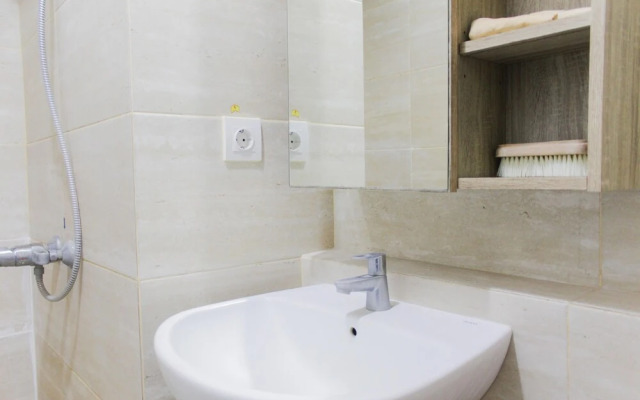 Bright Studio Apartment at Springwood Residence