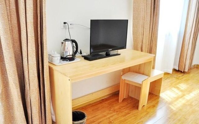 Super 8 Hotel Jinan Railway Station Square