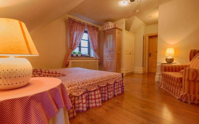 Villa Rosa Restaurant & Pension