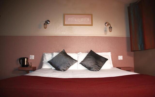 Buc Lounge Hotel