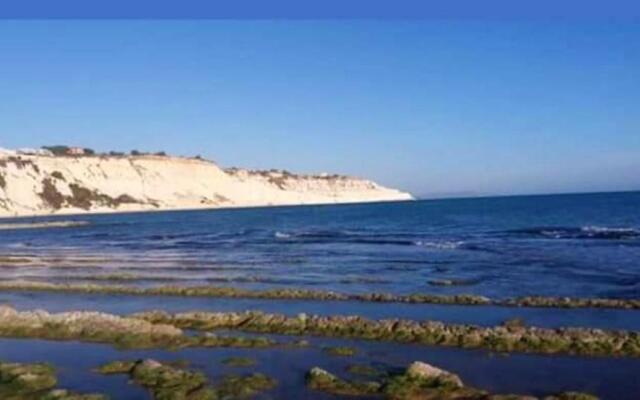 2 bedrooms appartement with enclosed garden and wifi at Realmonte