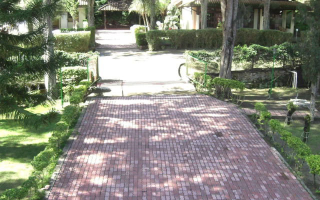 Pandu Lakeside Hotel Tuktuk