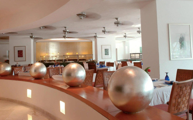 Hotel Emporio Acapulco