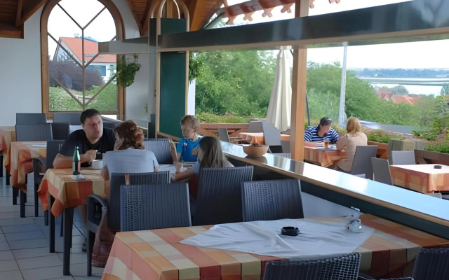 Tekergő Motel és Étterem