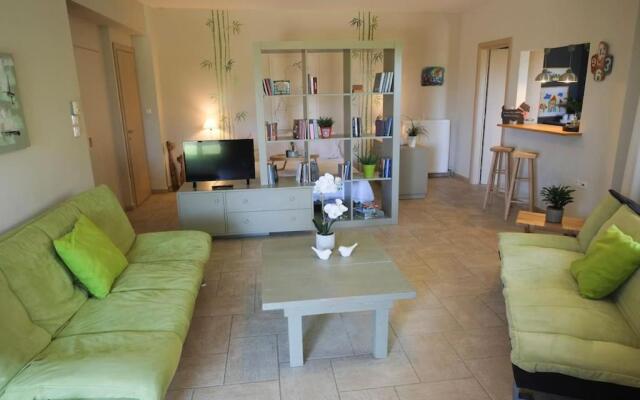 Apartment with garden in Thessaloniki.