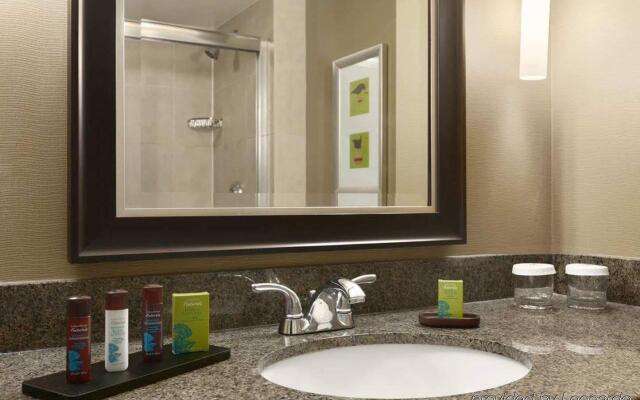 Embassy Suites by Hilton Pittsburgh International Airport 