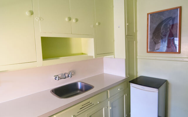 Ocean Island Inn Backpackers Suites - Hostel