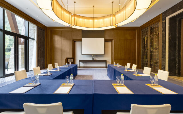 Hilton Dali Resort & Spa