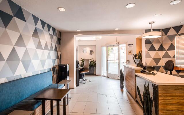 Best Western Plus Executive Suites