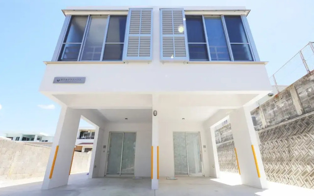 Miyakojima Terrace House