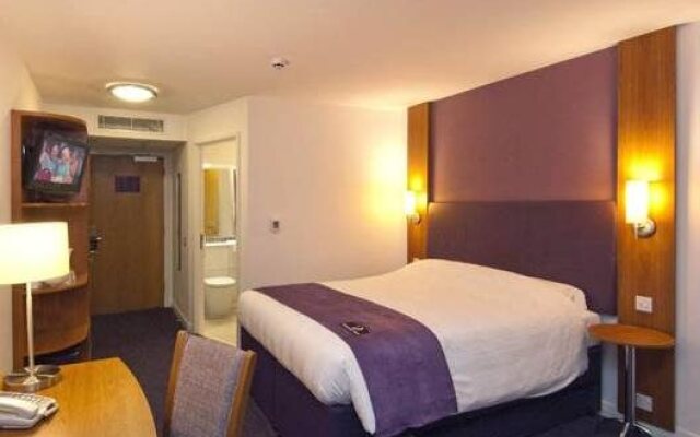 Premier Inn Cheltenham Central West/A40