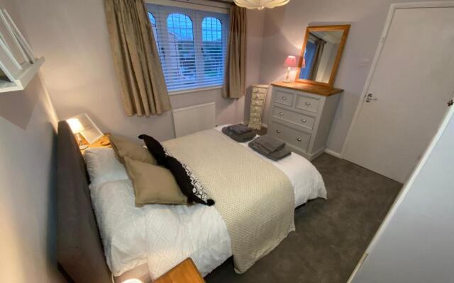Lovely family home, 5 minutes from the beach